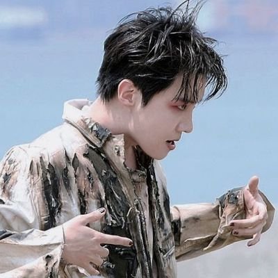 angloftnight's profile picture. 