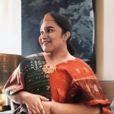 Caniaadinda's profile picture. Aniie🌻
Ekonomi dan budaya. 
Hanya lulusan ilmu ekonomi biasa.
Suka banget bahas duit, literasi keuangan, inklusi keuangan, dan #mentalhealth