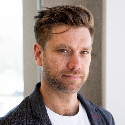 Les bonnes histoires se trouvent partout. Journaliste économique @JdeMontreal. Adepte de la civilité en ligne. Carlin, Hunter S., Parizeau, mes héros.