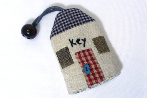 houseofjam's profile picture. I am a quilter and love to sew Japanese-influenced cute fabric items, and I have a shop on Etsy, http://t.co/PhDghM9UTl