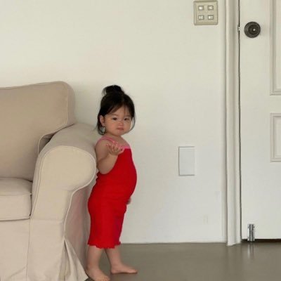 iksmolarite's profile picture. 