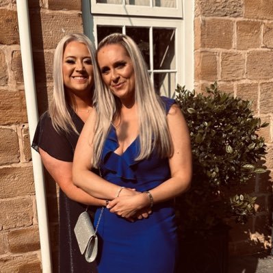 lbarlow26's profile picture. Wife💍🏳️‍🌈 Critical Care Nurse💉 Digital Sister👩‍💻 SWFC🦉⚽️