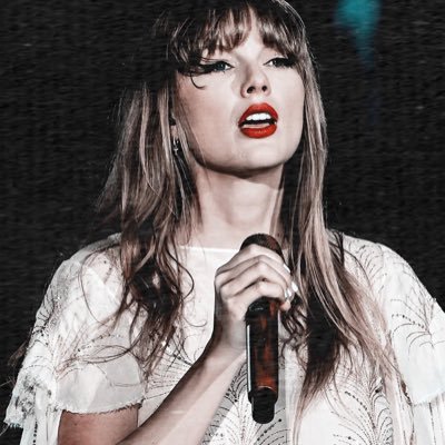 Hello! I’m Adelina! (Addie). My Eras tour shows: Pittsburgh N1, and Indy N1!! 💙💙