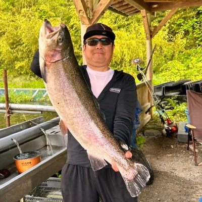 埼玉の43歳。ホームは日本一魚が美味い黒保根渓流フィッシング(上画像)😁2021/4/6初黒保根、2021/8/16念願の初マイト、2022/1/15ウルトラマイト73cm4.8k、2023/2/25ステラとイグジストIOSフルチューン、2023/3/7大イワナ60cm2.4k、2024/6/6ドリーム88cm8kg