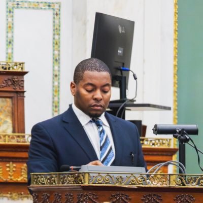 @Georgetown ‘18 @Columbia ‘22 👨🎓 An eclectic mix of sports, politics, bad memes, and self-deprecation #FlyEaglesFly #RingTheBell RTs =/= Endorsements