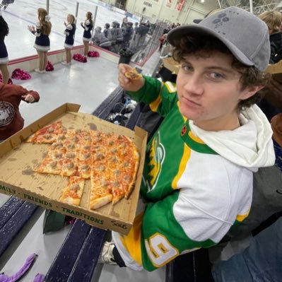 ToucanSam1717's profile picture. Semi-Pro golfer.