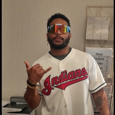 Doesthisreally5's profile picture. Deus ubique est 🫳🏾 Mori Plenus Vita est Vivere