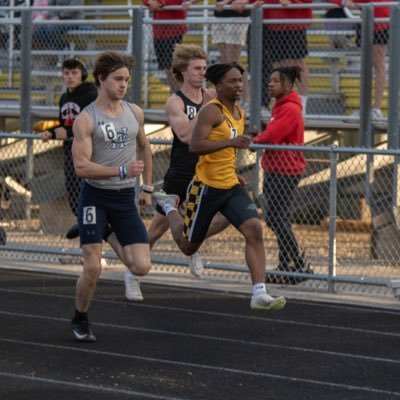 🇯🇲Class of 2024| MVHS Track & Field Varsity (H- 5’5 W-144)NCAA ID#: 2303807154