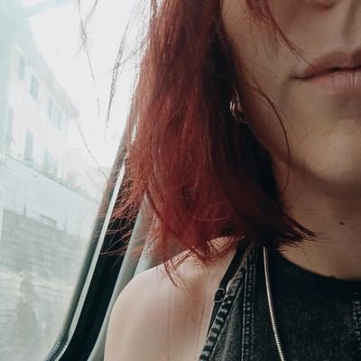 Scrivo ciò che penso, zero politica, zero hashtag.
