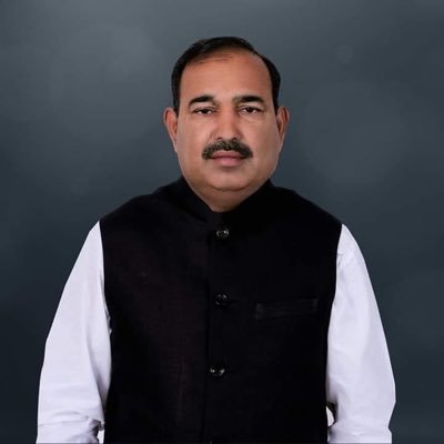 राष्ट्रीय सदस्यता प्रभारी-गोंडवाना गणतंत्र पार्टी। पूर्व सांसद- राज्यसभा। पूर्व कैबिनेट मंत्री (दर्जा) मप्र शासन। पूर्व प्रदेश महामंत्री, भाजपा मप्र