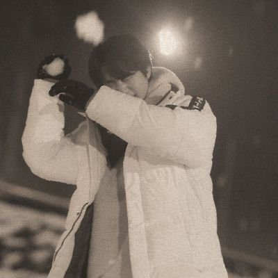 jsx_01's profile picture. Go with flow🌞