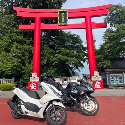 mako_rai_pcx125's profile picture. 2023年10月13日から教習所に通い普通自動二輪の免許を取得✌️42歳5人家族のパパさんです🤩小6の息子👦が大のバイク🏍好き(特にゼファー400)の為、免許を取得する事を決意‼️🤩目標は息子とツーリングで全国を旅する事✌️(あと4年後ね😅)それまではPCX125でタンデムツーリングを楽しみたいと思います😊