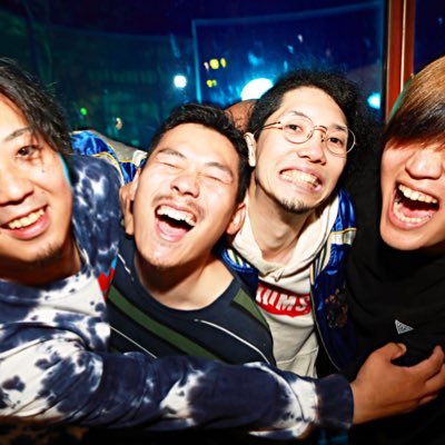 金沢発青春パンクバンド Gt/Vo岡林(@hist345)Ba/Choかずき(@bassrorin)Dr/Choこんぶ(@konbu182) Gtりゅうたろう(@rxutaro_ )チケット取り置きはDMまたはリプライまで 出演依頼はDMにてお願いします