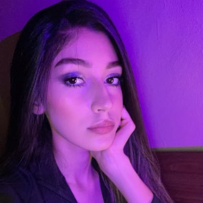 amphionn's profile picture. من گنگ خواب دیده و عالم تمام کر؛ من عاجزم ز گفتن و خلق از شنیدنش.