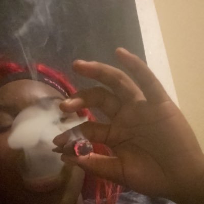 Cumfanina's profile picture. Follow my ig ho ! 🏳️‍🌈 @rawlilbx_n