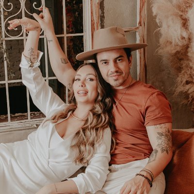 Duo formado por Gabriela Luz e Thiago Mart.
Ouça