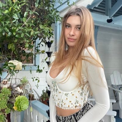 MegMRivers_1's profile picture. God fearing woman 👩