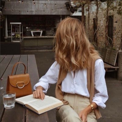 コーヒーを飲みながら本を読むのは至福のとき。素敵な本が広まり、優しい世界になりますように。気軽にフォローしてくださいね(*´꒳`*)私の日常@dolcevita0121