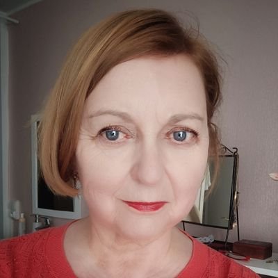 Voilà l'homme tout entier, s'en prenant à sa chaussure alors que c'est son pied le coupable.
Beckett
@anneeecke.bsky.social