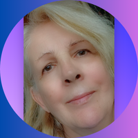 Blogger. I am interested in copywriting, blogging, digital marketing, social media, WordPress, UX.
