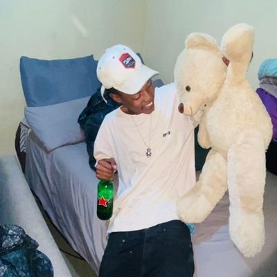 Vhuks1000's profile picture. IG handle: I_Am_Vhuks📸

Toxicologist☠

Dark humour👿
