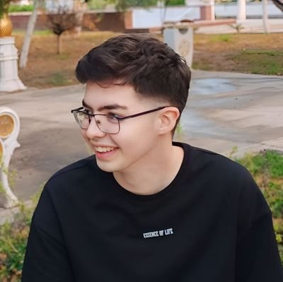 theatashka's profile picture. UX/UI designer and developer.