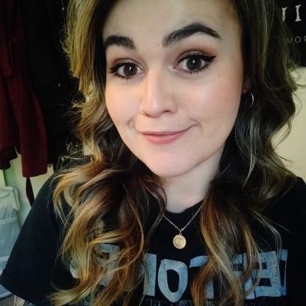 Trainee Clinical Psychologist @DClinPsyLiv • Lived experience 🌼 • Interests in trauma & attachment • Likes cats, coffee & metal🤘• Views own 🌻