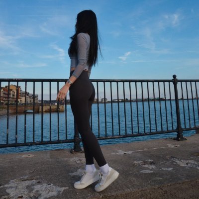 SallyUrsally's profile picture. Even if no one applauds you, you should give an elegant curtain call to thank yourself for your serious efforts