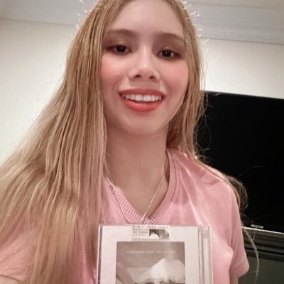 TN followed me on my old Insta. Before Insta deleted it. 🥺 New Insta : ashleylovestaylor13 Tumblr ashleylovestaylor13 TikTok ashleylovestaylor13