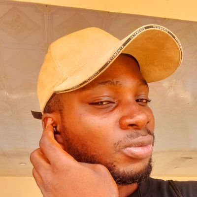 SneezLess001's profile picture. Graphic designer and printing press enthusiast (PROUDLY CHELSEA 💙💙💙..