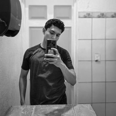 Ingeniería en sistemas URL,
Fotógrafo,
Deportista,
Instagram: @ddaniel_abac,
VSCO: ddaniel-Abac,
Pinterest: ddaniel_abac,
Facebook: Daniel López
