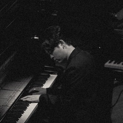 音楽家/文藝春秋 文學界『音のとびらを開けて』連載/NHK FM 『江﨑文武のBorderless Music Dig!」