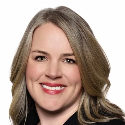 Passionate community member, leader, advocate. CEO of @lunacentreyyc Tweets are my own.