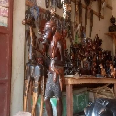 i am a christian i am from the Gambia smiling coast of west Africa i am here to good people who have bread now please is only God who will pay you back🙏🙏😭😭