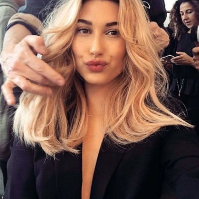 PR4DAGLOW's profile picture. 