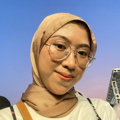 nadyaninditaa's profile picture. 