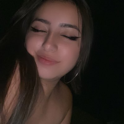 Gisselle55685's profile picture. 🕯Universo mándame a alguien  que quiera leer libros conmigo 🕯