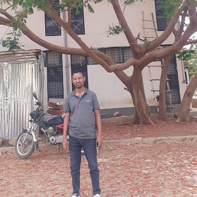 LegeseL65117's profile picture. A teacher at JJU