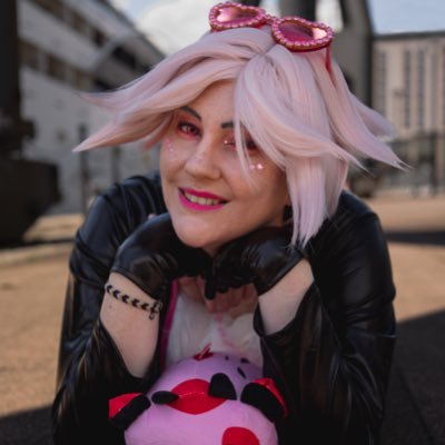 ⚜NB|35|🇬🇧|They/She⚜️ Cosplayer, gamer, lil weird, disabled, neurospicy. ⚜️ Avatar: @shillphotography