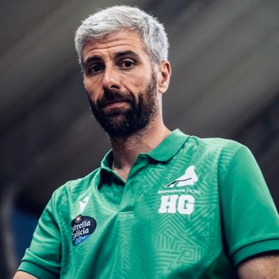 Puede que esté en desacuerdo con lo que dices, pero defenderé hasta la muerte tu derecho a decirlo. #Periodista #Coruña @acorunapp Embarcado en @HockeyclubLICEO