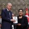 serapulkumedya's profile picture. Serap ülkü Özdemir
Timbir yönetim kurulu üyesi 
Dijital Medya ve Yayıncılar Derneği Başkanı 
Milas medya yönetim kurulu bşk