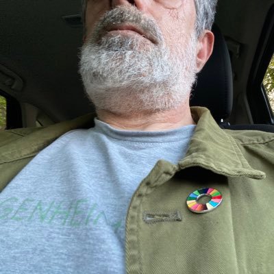 Environment, Technology, Science, Poetry, Never-Trump | Living in an old Dutch farm and somehow responsible for those little chips in your cellphone 🌹🌻 🌊🍉