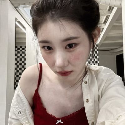 ⠀( 𝒉. ) ⠀── midzy ﹠ kissy ٭
🎬 :: 𝗰𝗵𝗮𝗲𝗿 ﹠ 𝗵𝗮𝗻𝗲𝘂𝗹 collector