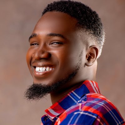 Olasgraphics's profile picture. A certified Graphics Designer / Photographer: EVENTS | LIFESTYLE | PORTRAIT 📸📸