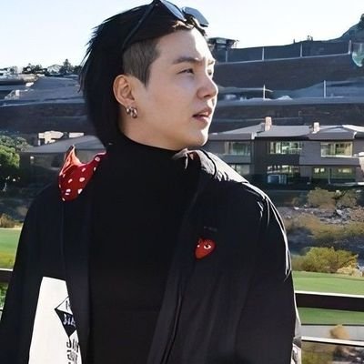 thayoonseok's profile picture. 🍓