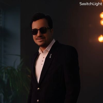 बहुत ही मुश्किल है,खुद के बारे मे बताना
काश एक बार आत्मवलोकान कर लीया होता !