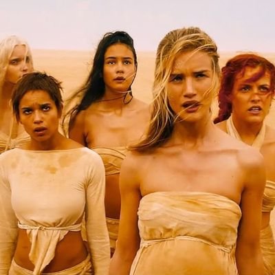 Sci-fi movie fan. Celebrating the women of sci-fi. Physical Media collector. Sci-fi movie prop and autograph collector.