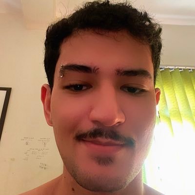 Falo de política, futebol e bobagem. Estudante de Medicina. Libertário 🐍