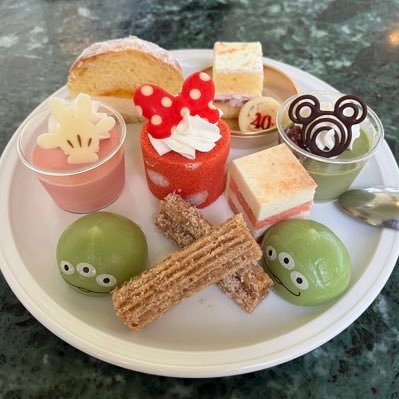 3pChpLXb5J4914's profile picture. 