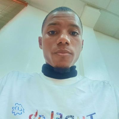 Software Engineer || Graphics Designer || TIIDELab Fellow || UI/UX Enthusiast || Entrepreneur